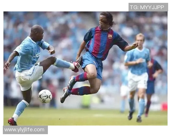 小罗足球明星赛精彩回顾球场上的传奇与激情交织 小罗足球明星赛精彩回顾球场上的传奇与激情交织