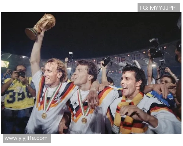 德国与日本足球明星的辉煌成就与影响力分析