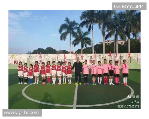 杨梅足球明星的背后故事与成就揭秘 杨梅足球明星的背后故事与成就揭秘